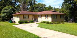 Minutes from Uptown 4 Bedroom!  Awesome Backyard! Gallery 1