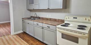 2 bedroom | 1 bathroom | Entire HOME- Freshly painted! Gallery 39