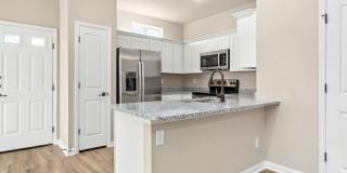 Beautiful Townhome 3/2.5 Gallery 11