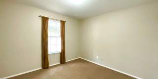 Charming 3-Bedroom Cul-de-Sac Home with Fenced Yard & Garage! Gallery 9