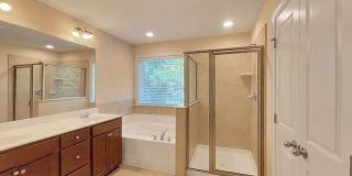 Room in 3 Bedroom Home at Pecan Ridge Dr Gallery 47