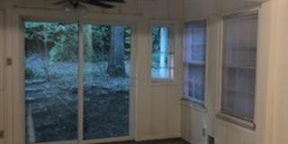 Three Bedroom 1 Bath Home/1 Car Carport Gallery 7