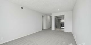 Center Court Apartments Gallery 15