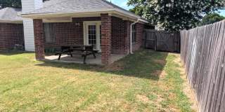 Open Floor Plan! Gallery 29