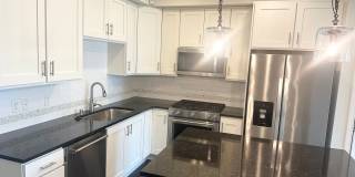 Modern 2-bed, 2-bath Townhome in Shoreline. Gallery 4