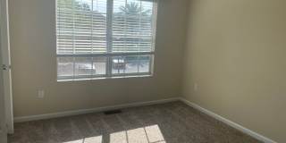 Beautiful 2/2.5 in Desirable Arrowood Community Gallery 6