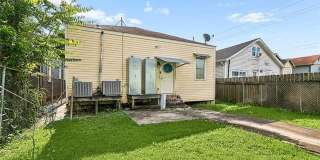 2712 MARENGO Street Gallery 10