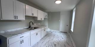 Large 3 bedroom 1 bath house for rent with small yard Gallery 1