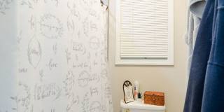 Charming 4 bedroom, 3 bathroom with lots of outdoor living space. Gallery 21