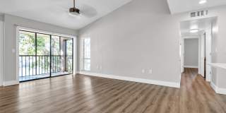 Remodeled 2/2 Waterfront Condo Gallery 7