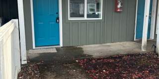 (248) 1 Bdrm Duplex w/ Carport Gallery 1