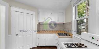 3 Bedroom Eastown Home! AVAILABLE NOW! Gallery 7