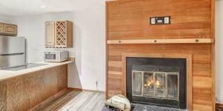 Wilderness One Bedroom Available 7/7!  Close to hiking trails and great amenities.  Amazing SUN! Gallery 1