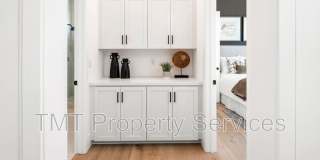 9001 Ventura Street Gallery 52