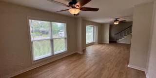 Beautifully renovated 4BR/3BA home close to NAS and beaches Gallery 5