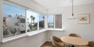 Beachside Retreat – Steps to the Sand in Hermosa Beach! Gallery 13