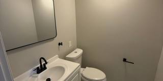 Beautiful 3 Bedroom 2 bath Townhome Conveniently Located and updated Gallery 18