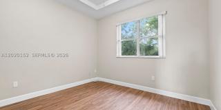 1049 NE 42nd Pl Gallery 19