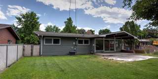 University Area Home - 4 Bed - 3 Bath Gallery 4