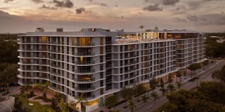 The Boulevard Gallery 32