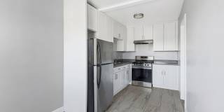 Beautiful 1BR 1BA Unit with Attached 1-Car Garage Located Near USC Gallery 11