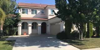 Spacious 5 bedroom with 3 car garage for rent Gallery 1