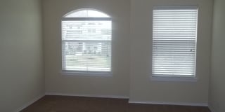BEAUTIFUL 5 BEDROOM, 3.5 BATHROOM HOME! Gallery 22