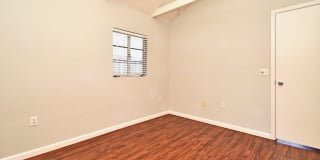 2 Bedroom, 1 Bath -  Colonial Town Gallery 18