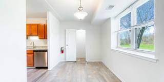 Orchard Square Gallery 14