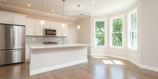 Charming 4 Bedroom Gallery 1
