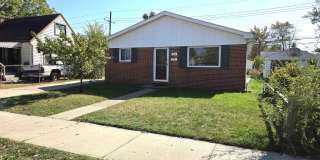 1186 E Harwood Gallery 1