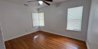 Charming 3BR Home w/ Hardwood Floors, Large Kitchen & Private Fenced Yard Gallery 5