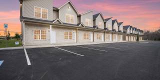 LIMITED-TIME OFFER: Lease today for $1,450/month with a $500 Security Deposit with Approved Credit! Gallery 37
