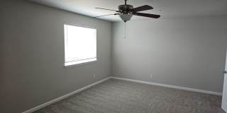 4 BED 2.5 BATH WITH LARGE BONUS ROOM & GARAGE Gallery 18