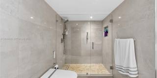 400 S Pointe Dr Gallery 20