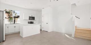 1005 Essex St Gallery 7