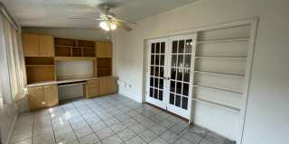 Cozy 3 bed 2.5 Bath Townhome Gallery 13