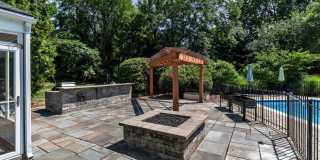 Welcome to this SUMMER PARADISE! Gallery 62
