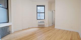 210 East 83rd Street Gallery 1