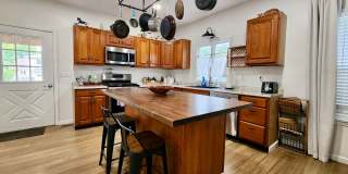 4 bed 2.5 bath House | East Rochester | First Floor Laundry Hookups | Front and back covered porch Gallery 10