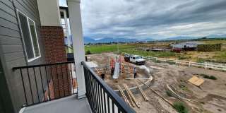 Short term lease available flexible end date Gallery 27