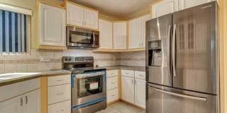 10955 YOGI BERRA Circle Gallery 14