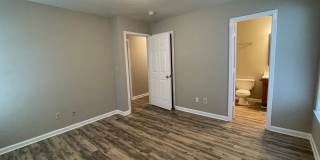 SW Updated Home - Wood Laminate Flooring, Front Porch & Deck! SW Updated Home - Wood Laminate Flooring, Front Porch & Deck! Gallery 12