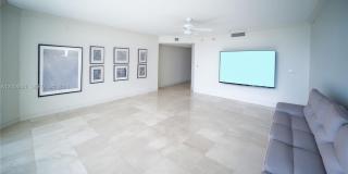 20201 E Country Club Dr Gallery 44