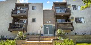 1249 South Bundy Gallery 18