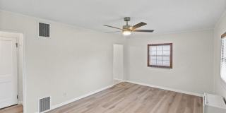 1104 BEL AIRE Drive Gallery 5