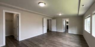Spacious 4-Bedroom Home with Balcony and Fenced Yard in Marysville Gallery 22