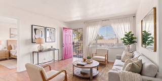 Spacious 4-Bed Oakland Unit w/ In-Unit Laundry & Gated Parking Spacious 4-Bed Oakland Unit w/ In-Unit Laundry & Gated Parking Gallery 1