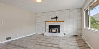 525 Monroe Boulevard Gallery 13