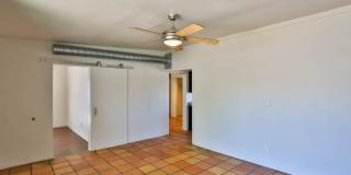 3 Bedroom + den with pool Gallery 7